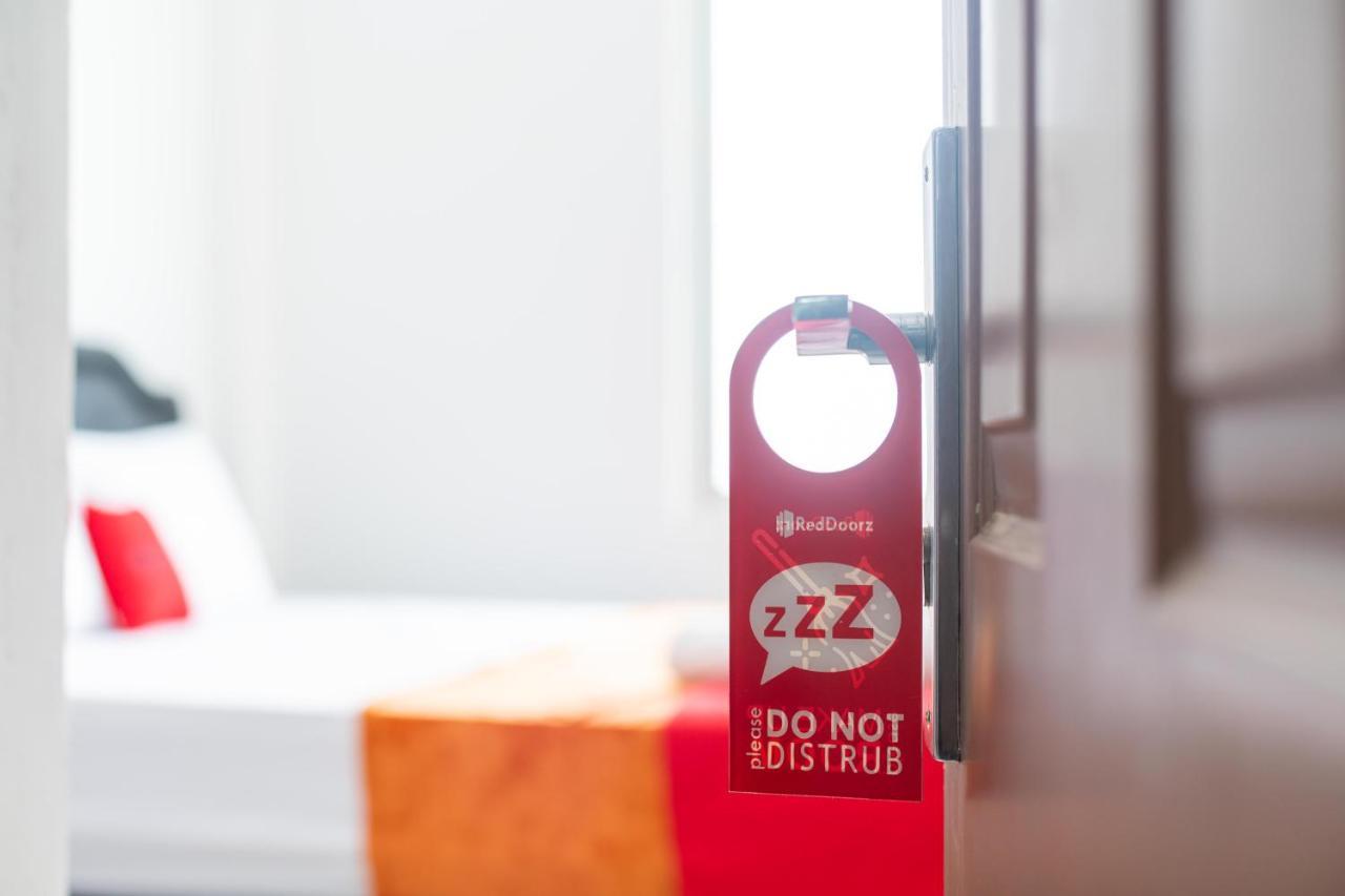 Hotel Reddoorz @ Aralia Harapan Indah Pulokendal Exterior foto