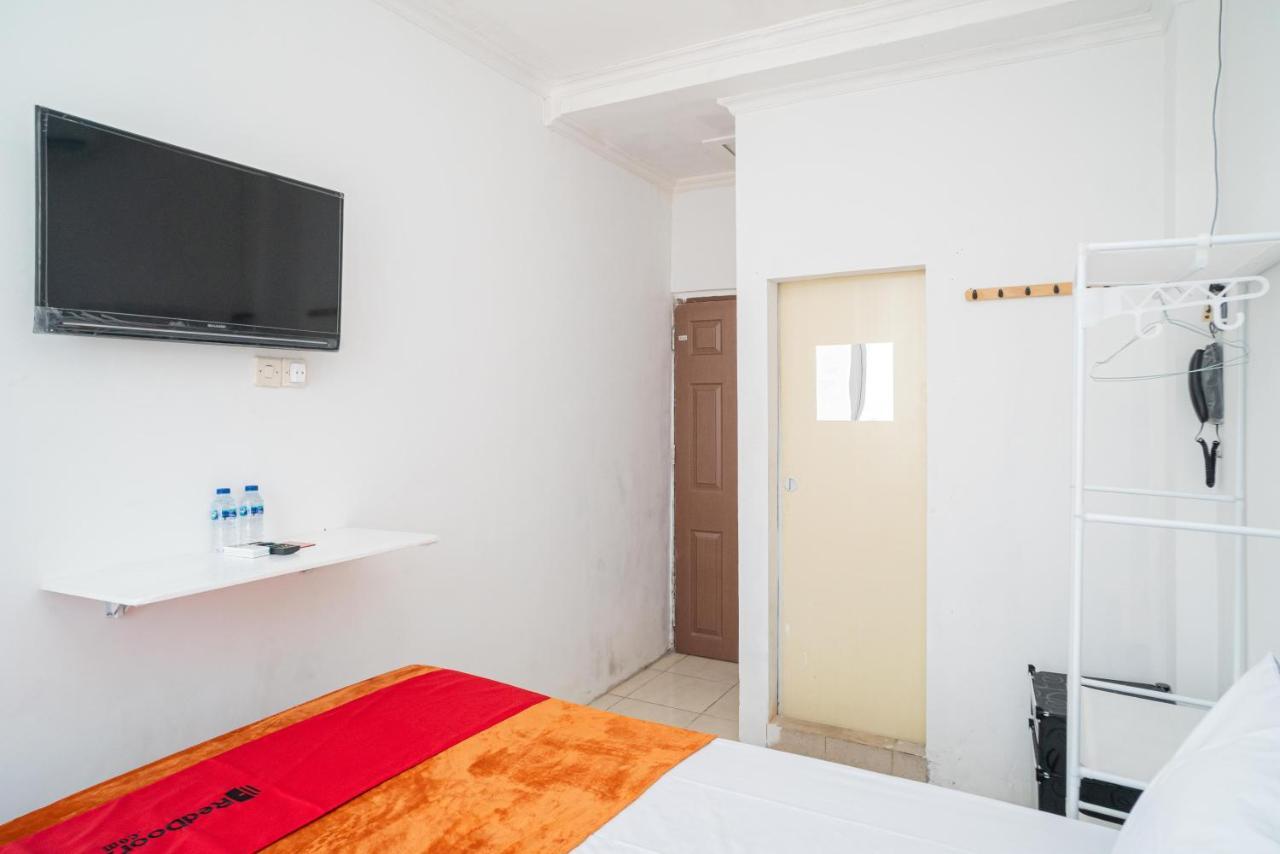 Hotel Reddoorz @ Aralia Harapan Indah Pulokendal Exterior foto