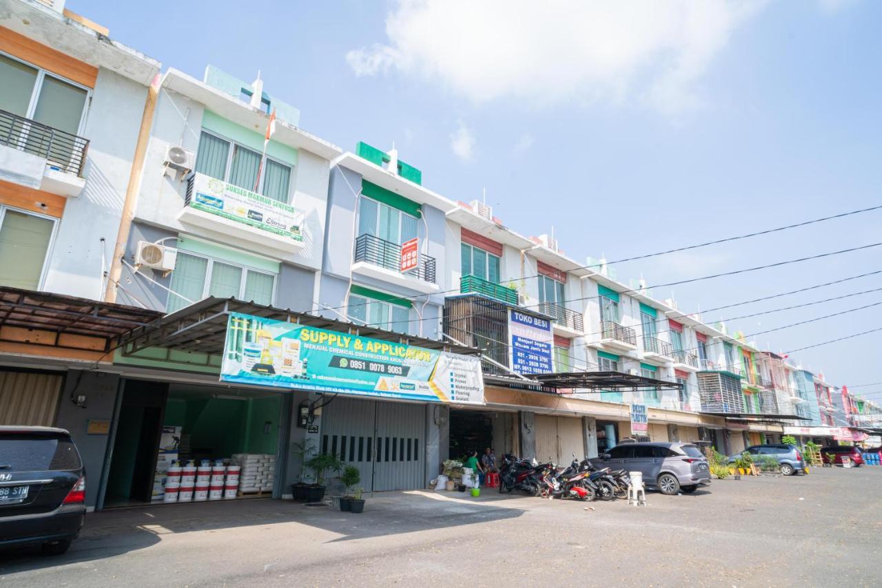Hotel Reddoorz @ Aralia Harapan Indah Pulokendal Exterior foto
