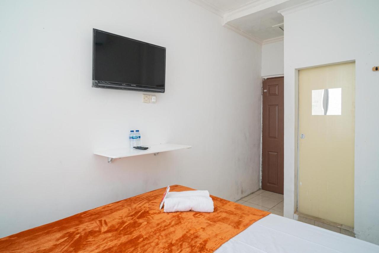 Hotel Reddoorz @ Aralia Harapan Indah Pulokendal Exterior foto